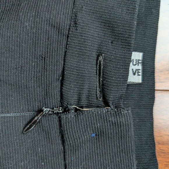Vintage VTG 100% wool black skirts (flawed) - Picture 5 of 7